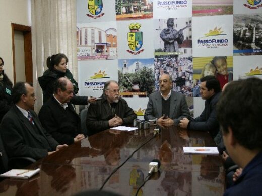 Gripe A Município antecipa  férias escolares e cria comitê gestor