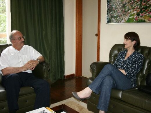 Prefeito recebe diretora do Senac