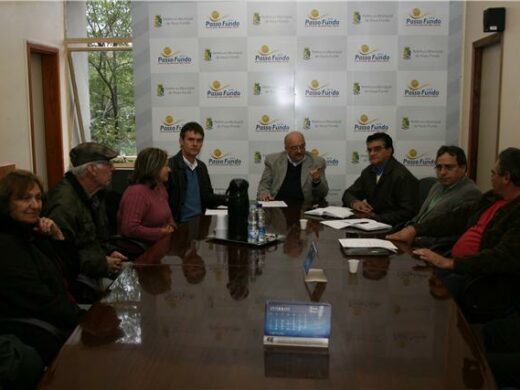 Prefeito recebe participantes do Mais Bela Comunitária