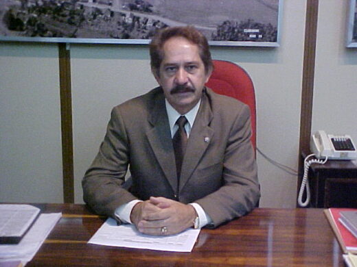 Prefeito decreta Luto Oficial pela morte de Adirbal Corralo