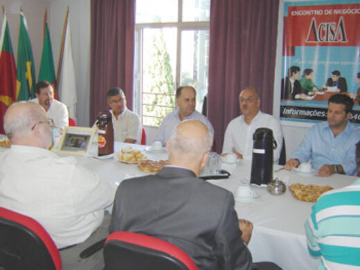 Acisa promove debate com o prefeito Airton Dipp