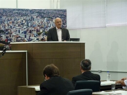 Dipp participou da abertura do ano legislativo na Câmara de Vereadores