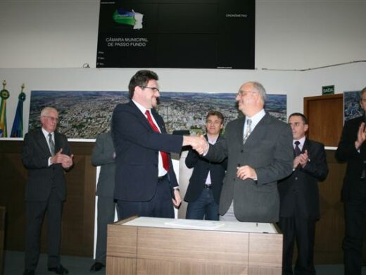 Prefeitura, hospitais e UFFS assinam convênio para instalação de campus em Passo