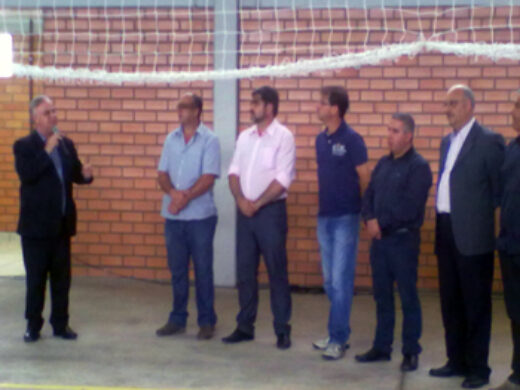 Prefeito Dipp inaugura o ginásio da UAMPAF