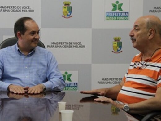 Prefeito debate incentivo à saúde pública com deputado Osmar Terra