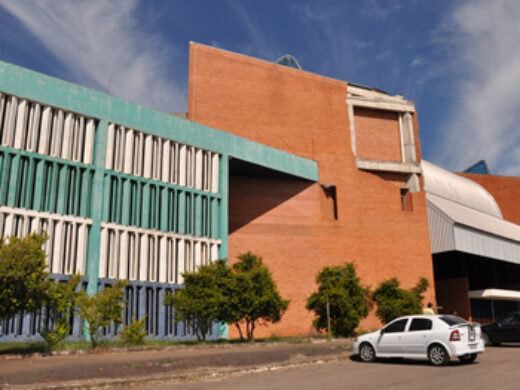 Ginásio Teixeirinha: Prefeitura publica edital