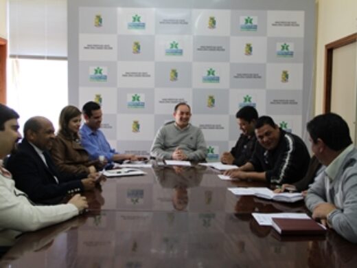 Reunião na prefeitura encaminha melhorias no Bairro Independente