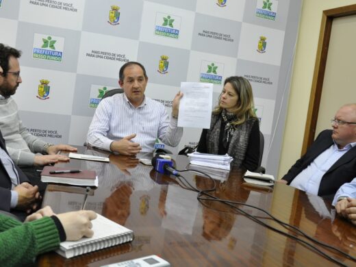 Prefeito anuncia chamada pública para concessão do Ginásio Teixerinha