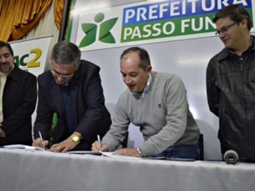 Prefeitura assina contrato da maior captação de recursos da história