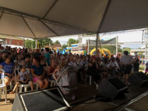 Prefeitura entrega obras e anuncia ginásio de esportes na Vila Jardim