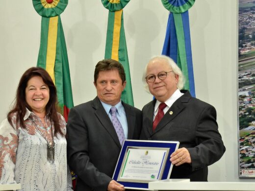 Édison Nunes é homenageado como Cidadão Honorário
