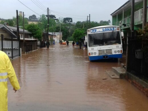 Temporal: assistência de comunidades atingidas