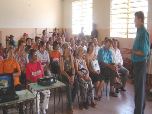 Manual do Proprietário é entregue aos moradores do Loteamento Parque do Sol