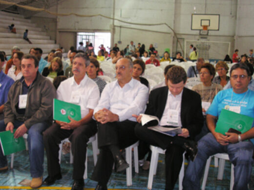 1ª Conferência Municipal de  Habitação: Prefeito assina protocolo para habitação