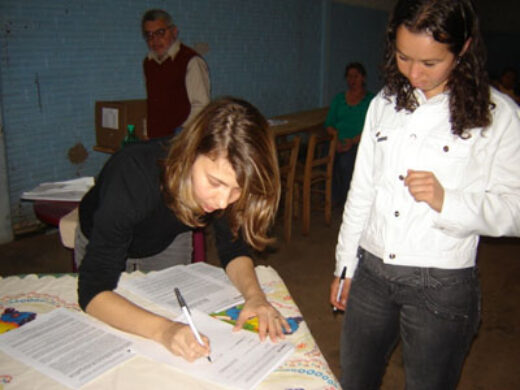 Crédito Solidário beneficia mais 13 famílias