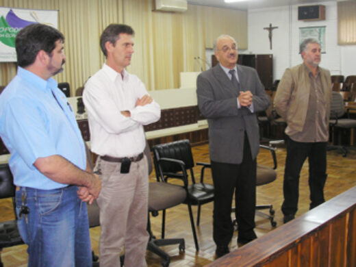 Administração Municipal entrega casas