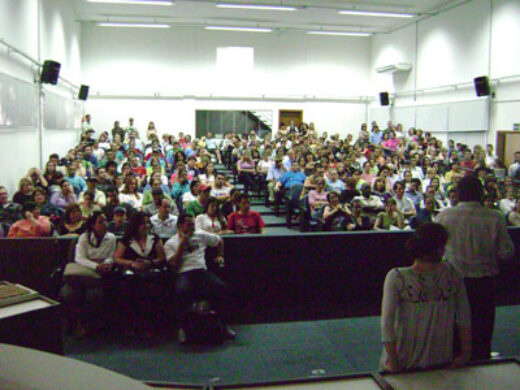 Prefeitura e Caixa Federal sorteiam apartamentos do PAR Vera Cruz