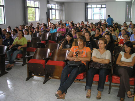 Secretaria de Habitação inova com questionamentos à comunidade