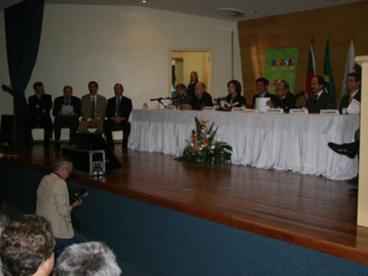 Secretário de Habitação participa de reunião de trabalho do PAC em Porto Alegre