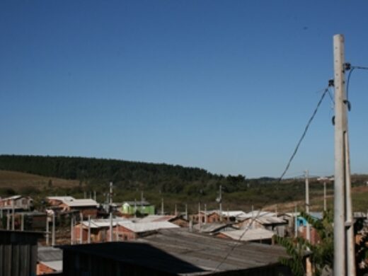 Parceria da Prefeitura com a RGE garante energia elétrica a mais de 100 famílias