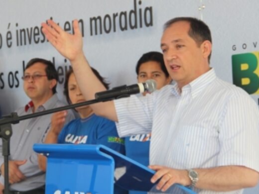 100 famílias recebem casa própria da Prefeitura no Bairro Planaltina