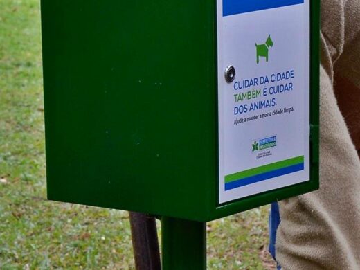 Prefeitura inicia instalação de coletores para pet