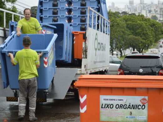 Novos contêineres são instalados