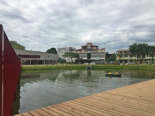 Lago do Parque da Gare recebe limpeza