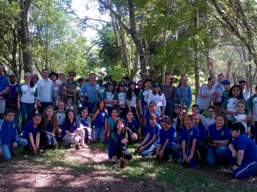 Dia da Árvore comemorado com plantio de 80 mudas