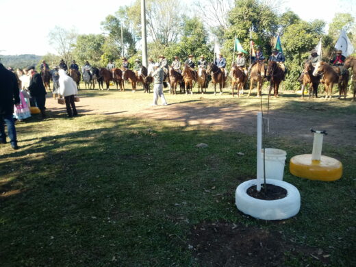 Manhã de sábado com plantio de árvores
