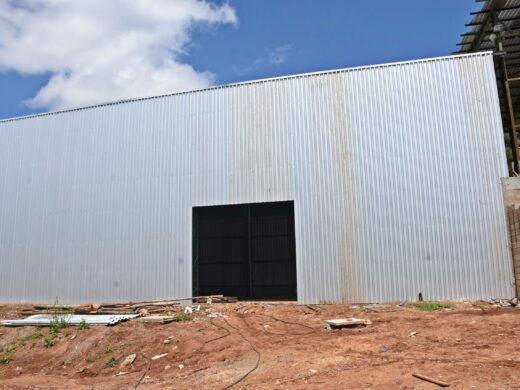 Prefeitura trabalha para concluir novo pavilhão