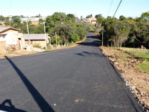 Prefeitura prepara canalizações para novo asfalto