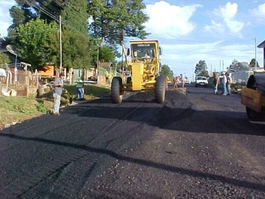Secretaria de Obras amplia ações de pavimentação