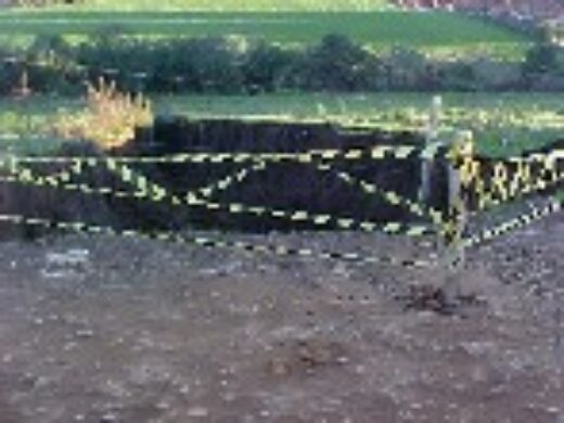 Secretaria de Obras repara erosão no bairro Valinhos