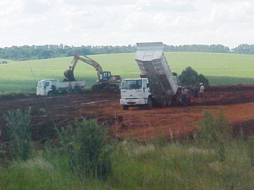 Obras de terraplenagem ajudam na instalação de empresas
