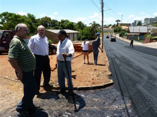 Retomadas obras de asfalto na cidade
