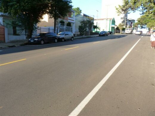 Sinalização do novo asfalto iniciou nesta segunda-feira