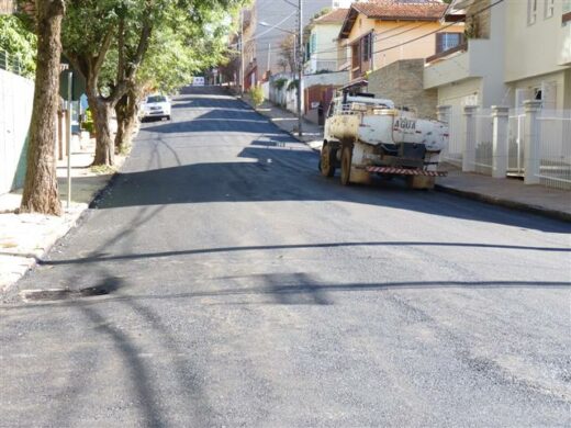 Concluída pavimentação na Rua Lavapés