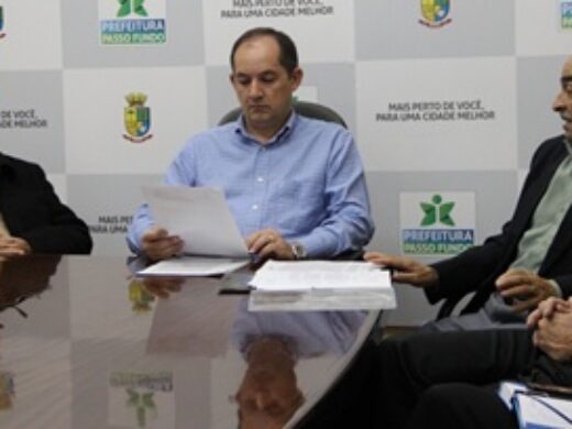 Associação dos Aposentados terá apoio da Prefeitura para construção de nova sede