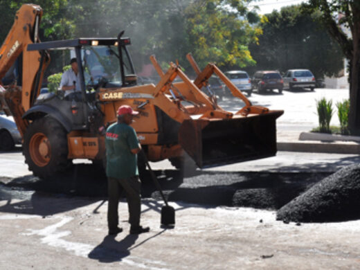 Prefeitura retoma operação tapa buracos e intensifica melhorias