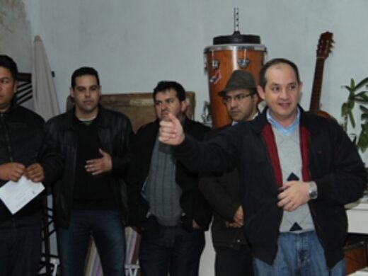 Prefeito confirma obras no Bairro Industrial