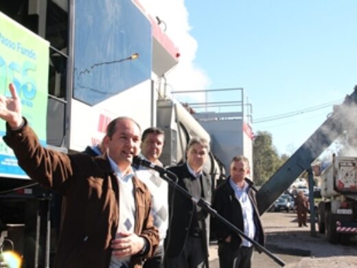 Prefeitura inaugura usina de asfalto que triplica capacidade de pavimentação