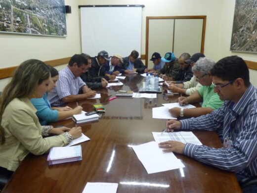 Prefeitura realiza reunião de trabalho com equipe da Secretaria de Obras