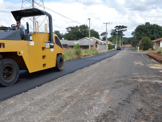 Prefeitura inicia asfaltamento do bairro Dom Rodolfo