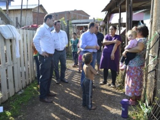 Prefeito autoriza obras na Vila Entre Rios