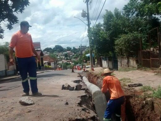 Prefeitura inicia trabalho de drenagem na Vila Operária