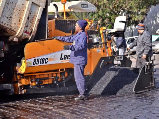 Prefeitura realiza obras em seis bairros