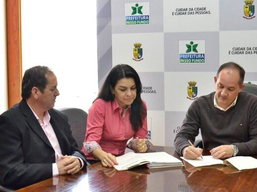 Prefeito autoriza início de obras em bairros