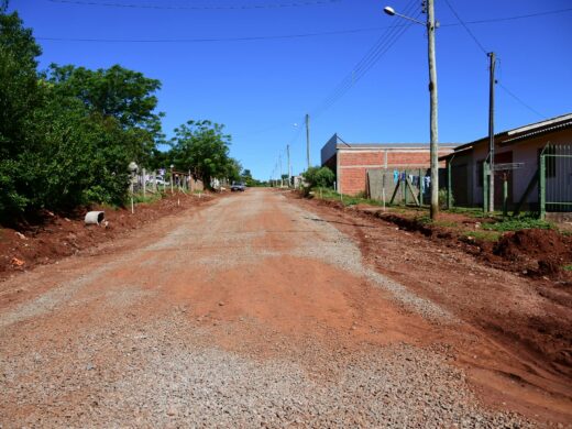 Prefeitura inicia obras em mais quatro bairros