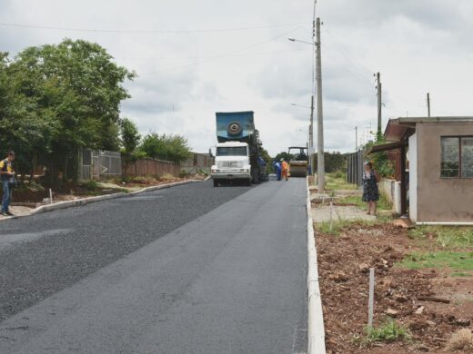 Obras de asfalto no Bairro Integração
